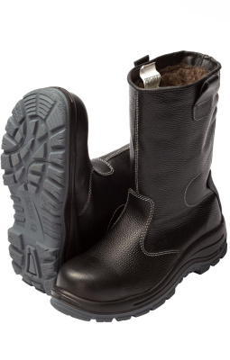 Black insulated boots with composite toe cap and Kevlar insole